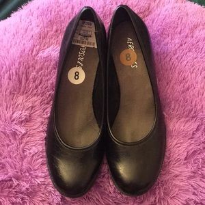 Aerosoles NWT Size 8 shoes/pumps